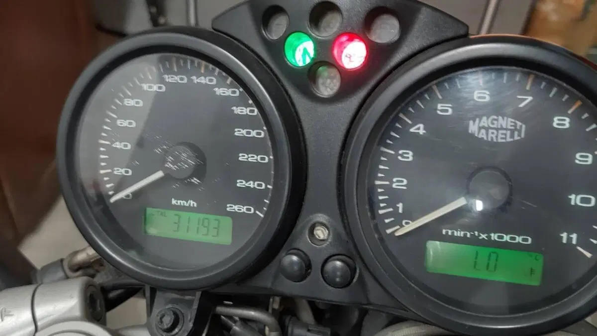 Ducati Monster 620 I.E. Dark (2002)  (9)