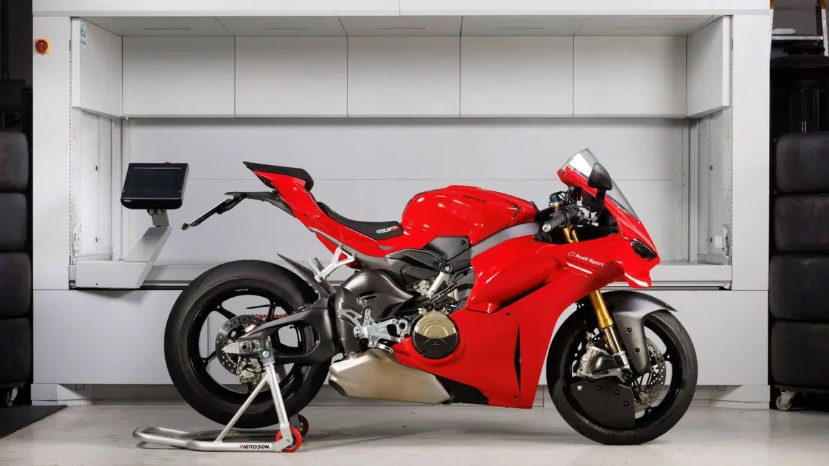 Ducati Panigale V4 S (2025 - 26)  (2)