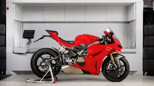Ducati Panigale V4 S (2025 - 26)  (2)