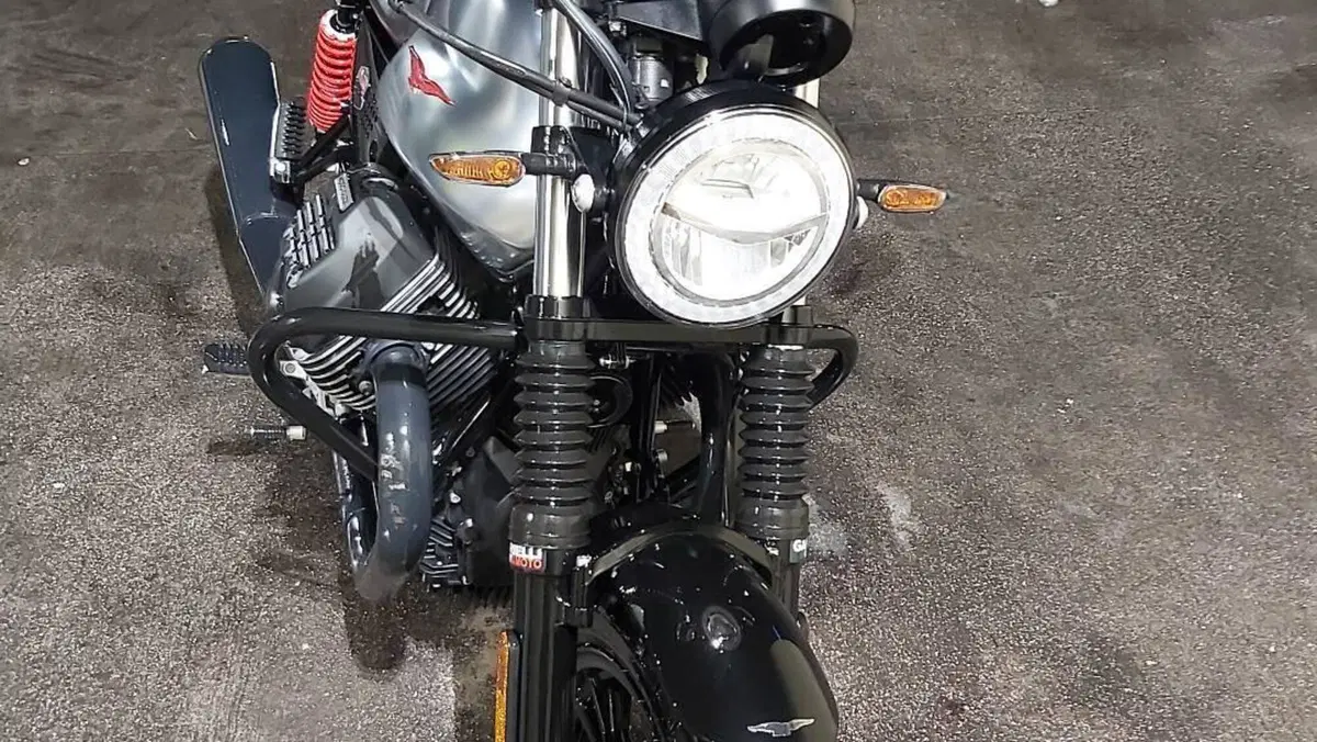 Moto Guzzi V7 III Stone S (2020)  (5)
