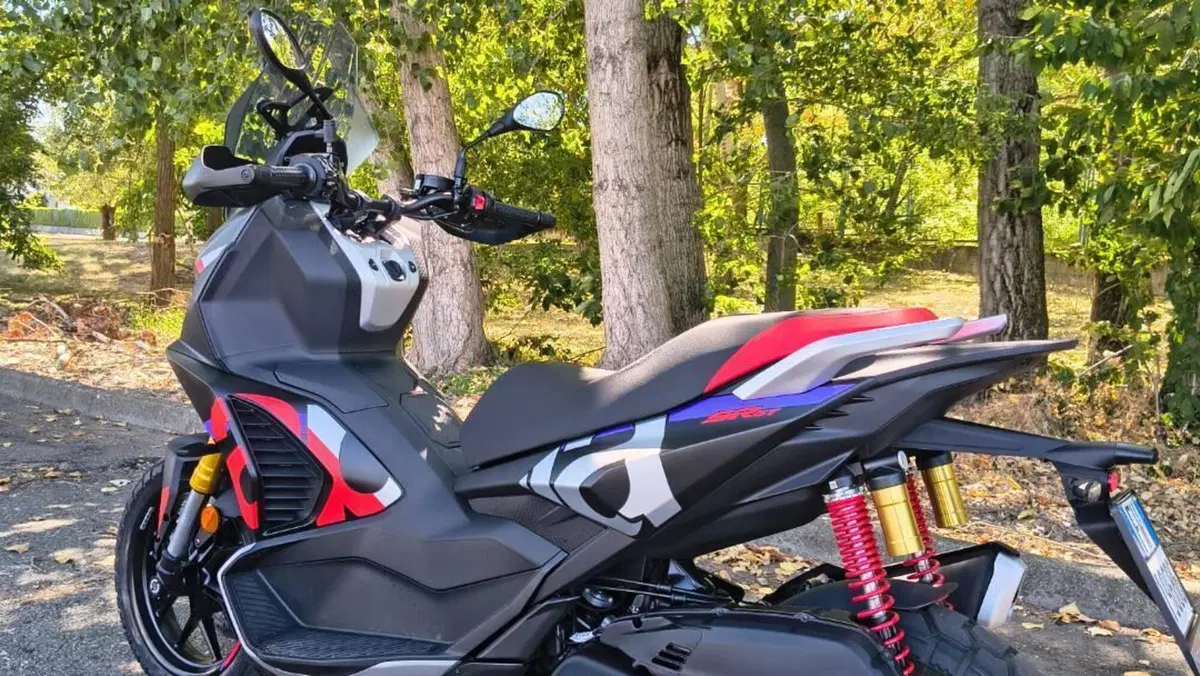 Aprilia SR GT 400 Rally Replica (2026)  (2)