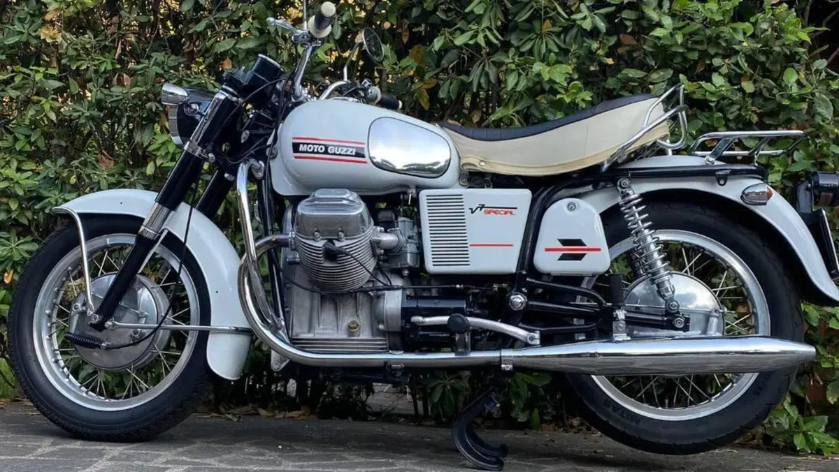 Moto Guzzi   (11)