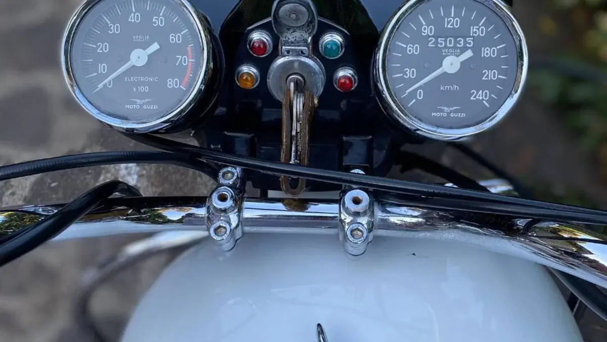 Moto Guzzi   (15)