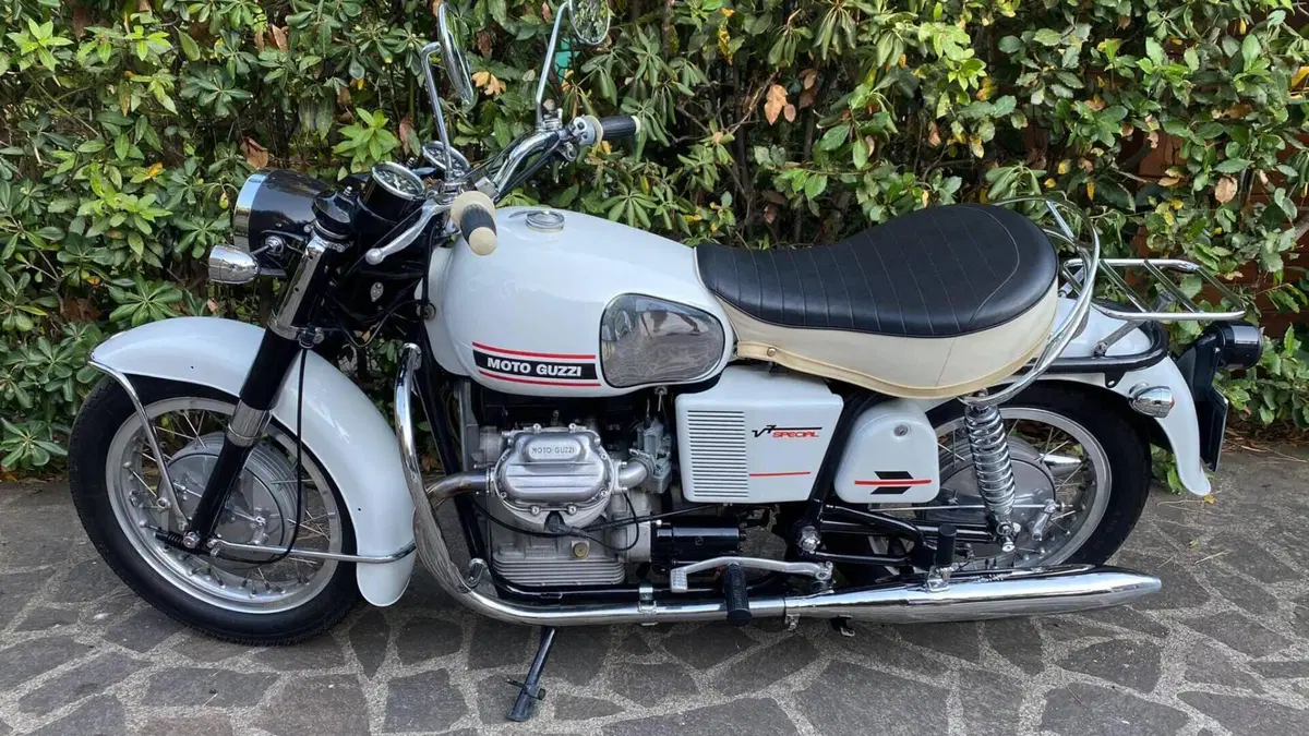 Moto Guzzi   (18)