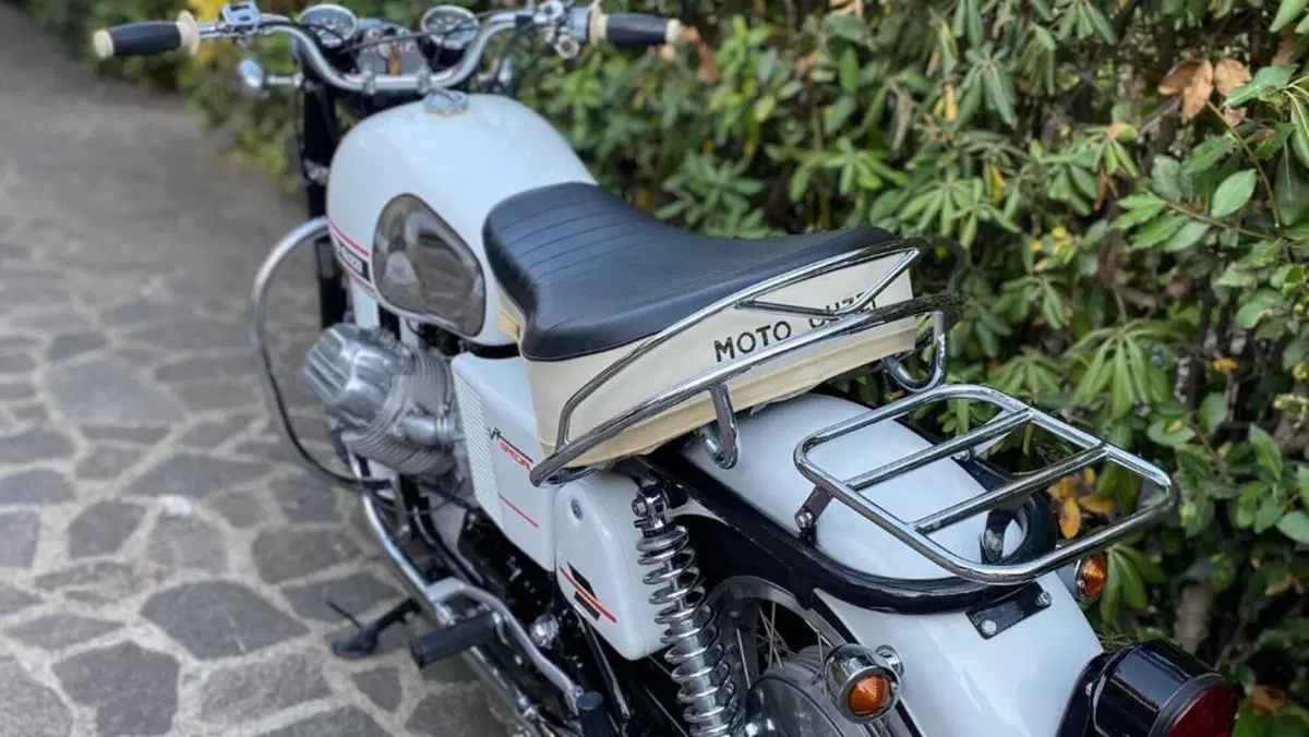 Moto Guzzi   (19)