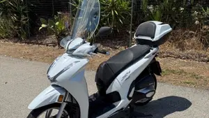 Honda SH 350 (2021 - 24)  (2)