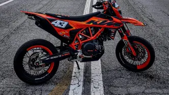 KTM 690 SMC R (2023 - 25) usata
