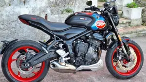 Triumph Trident 660 Triple Tribute Edition (2025 - 26)  (3)