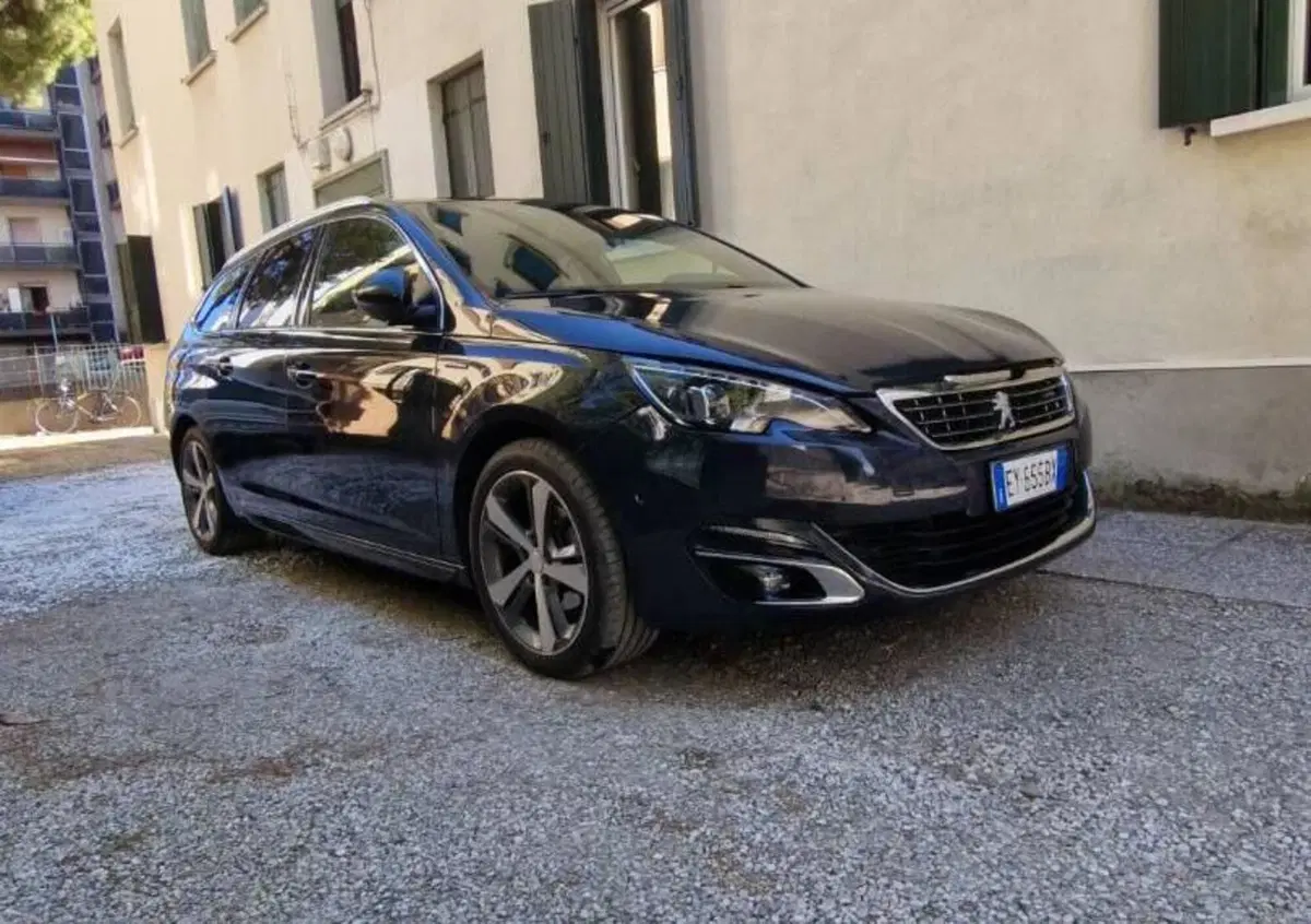Peugeot 308 SW 1.6 e-HDi 115 CV Stop&Start GT Line (2)