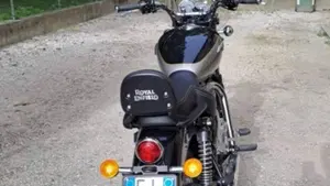 Royal Enfield Meteor 350 Aurora (2024 - 26)  (2)
