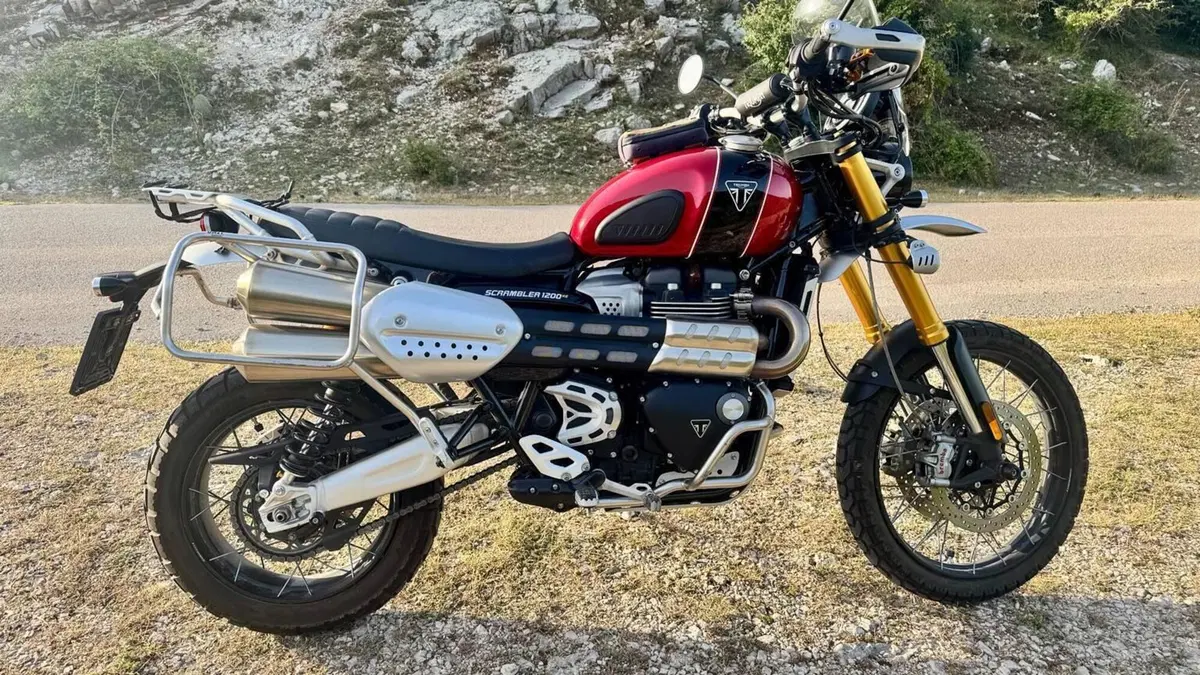 Triumph Scrambler 1200 XE Gold Line Edition (2021 - 22)  (2)
