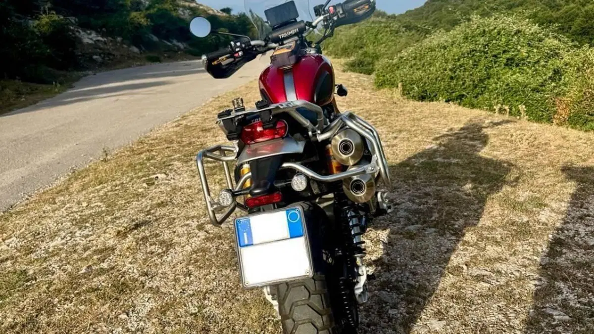 Triumph Scrambler 1200 XE Gold Line Edition (2021 - 22)  (7)