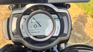 Triumph Scrambler 1200 XE Gold Line Edition (2021 - 22)  (10)