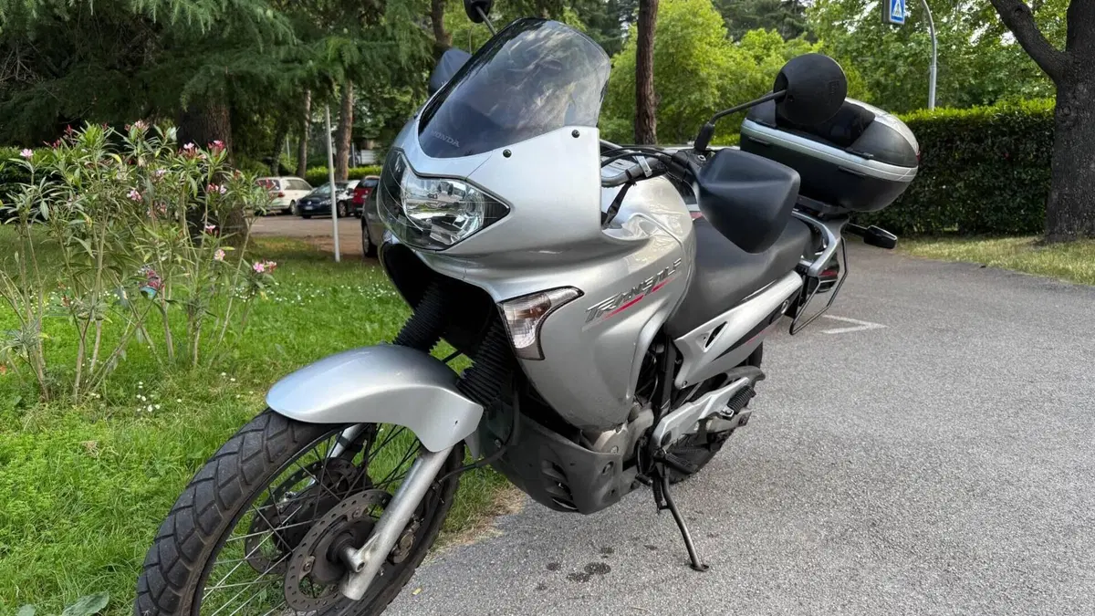 Honda Transalp XL 650V (2005 - 06)  (2)