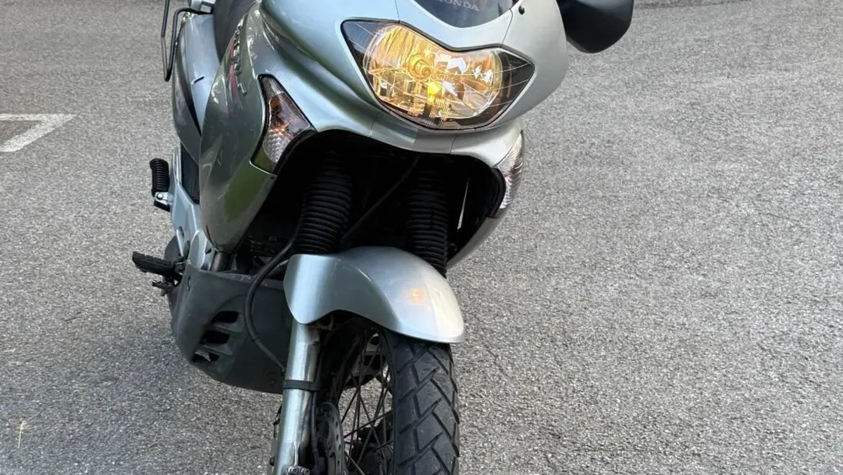 Honda Transalp XL 650V (2005 - 06)  (4)