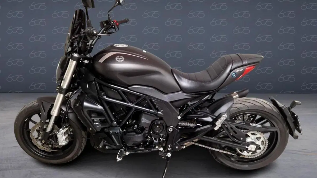 Benelli 502 C (2021 - 25)  (3)