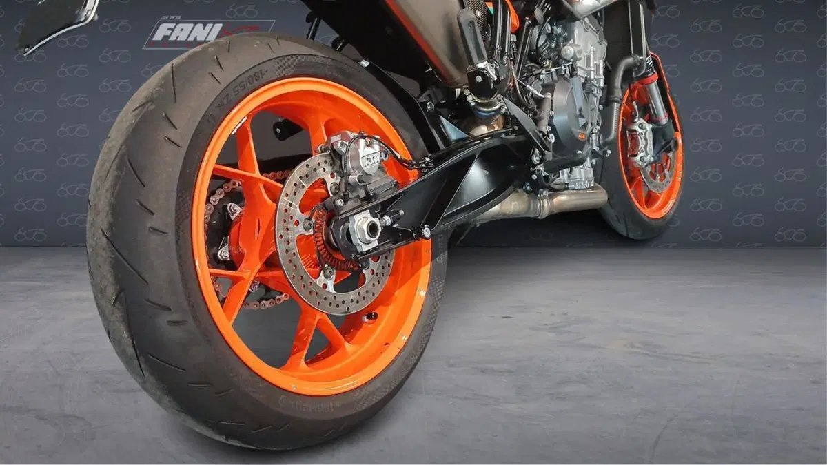 KTM 890 Duke GP (2022 - 23)  (6)