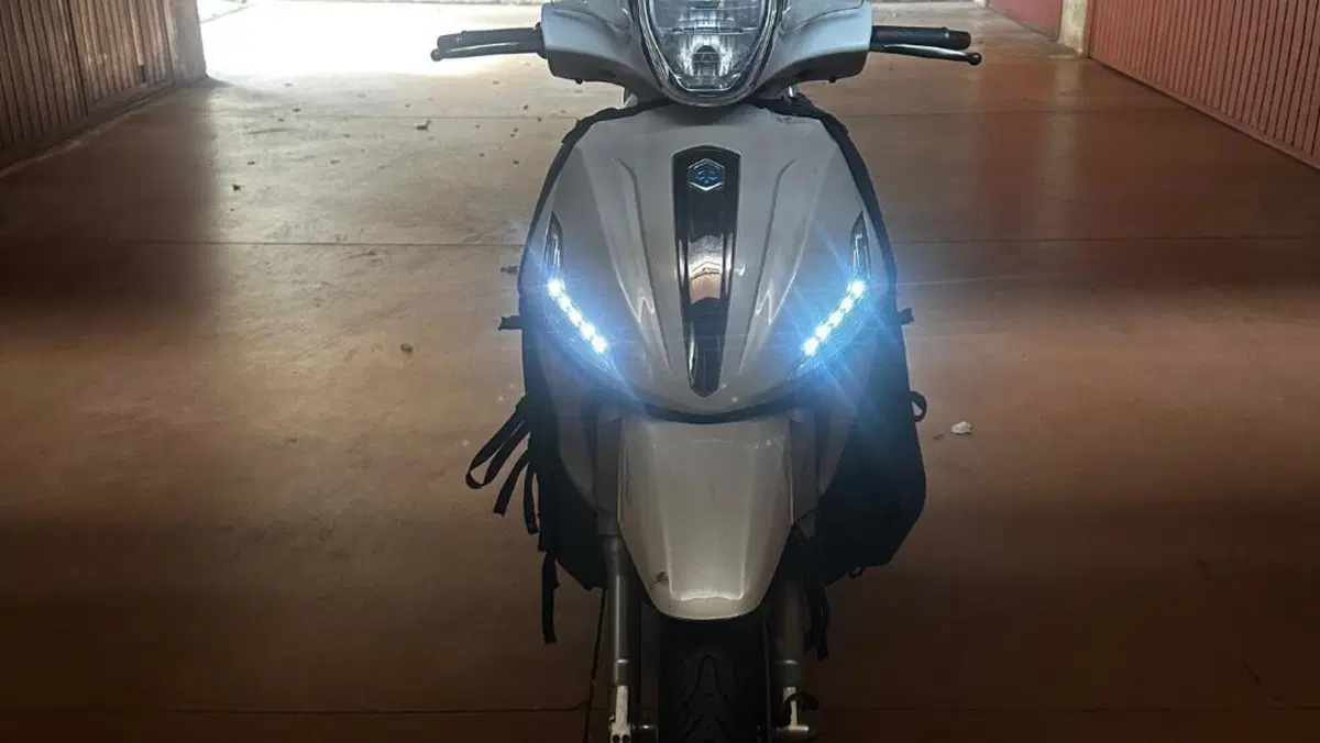 Piaggio Beverly 300 i.e. ABS-ASR (2016 - 20)  (2)
