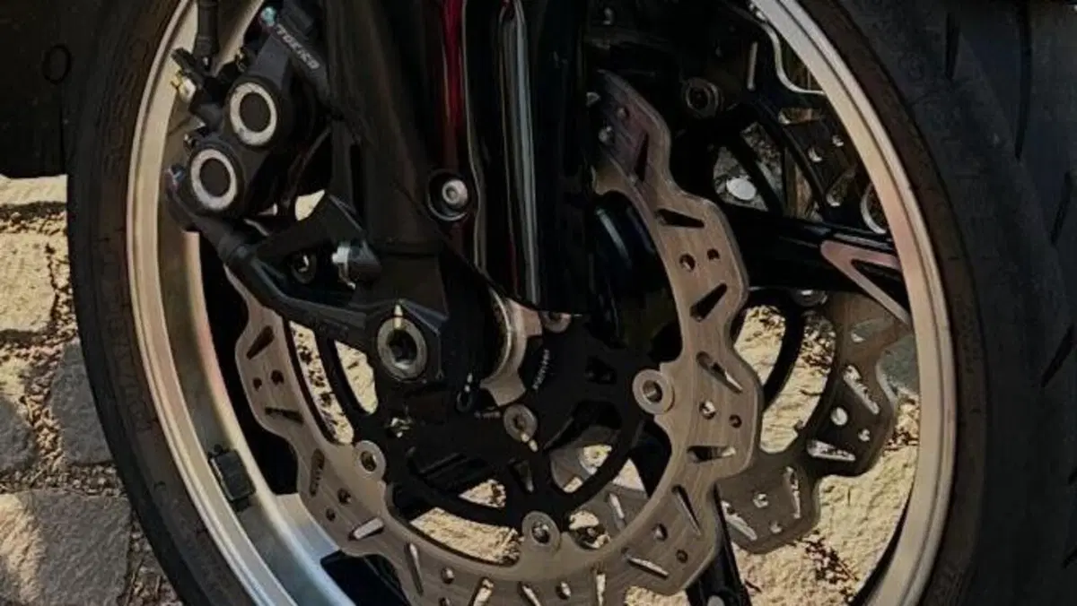 Kawasaki Z 1000 (2010 - 13)  (4)