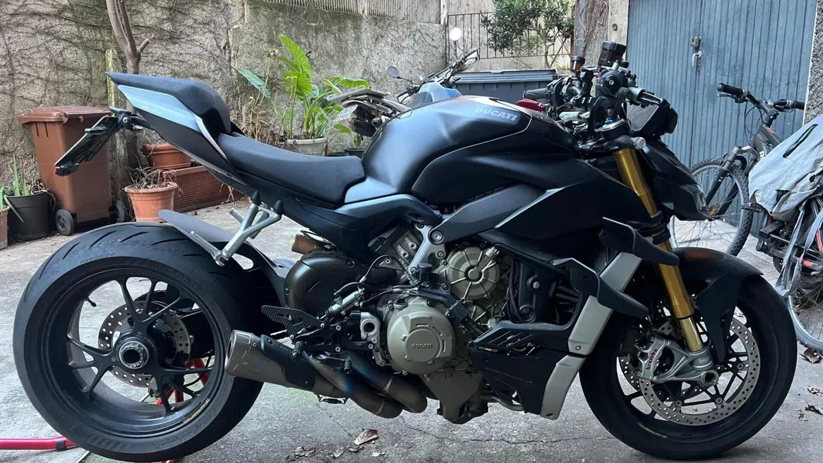 Ducati Streetfighter V4 1100 S (2021 - 22)  (2)