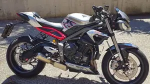 Triumph Street Triple RS (2020 - 22)  (3)