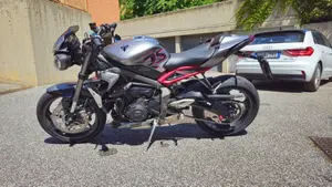 Triumph Street Triple RS (2020 - 22)  (4)