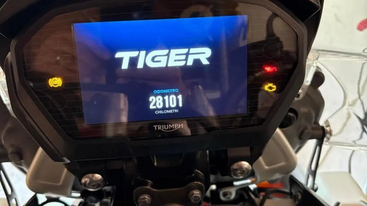 Triumph Tiger 800 XRt (2018 - 20)  (4)