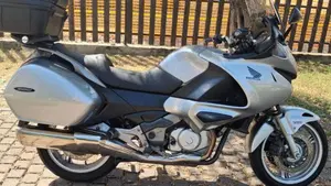 Honda Deauville 700 ABS  (6)