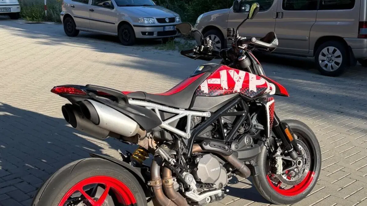 Ducati Hypermotard 950 RVE (2022 - 25)  (2)