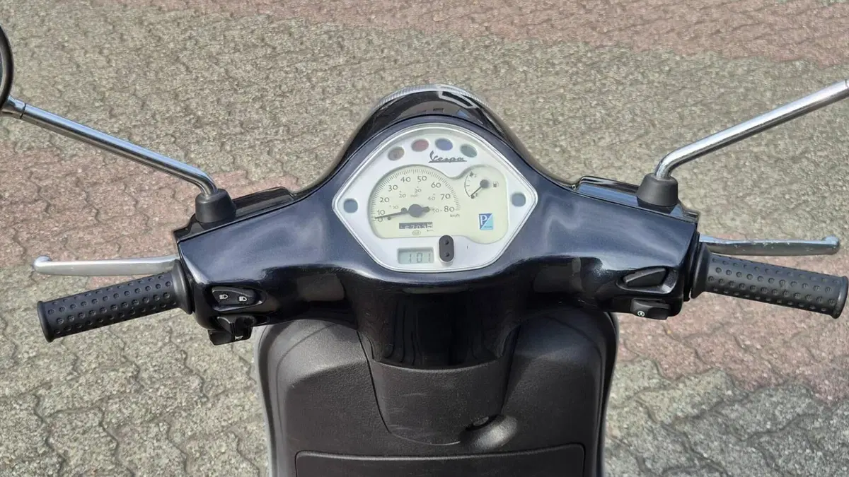 Vespa LX 50 2T (2009 - 14)  (3)