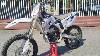 Yamaha YZ 250 F (2009) usata