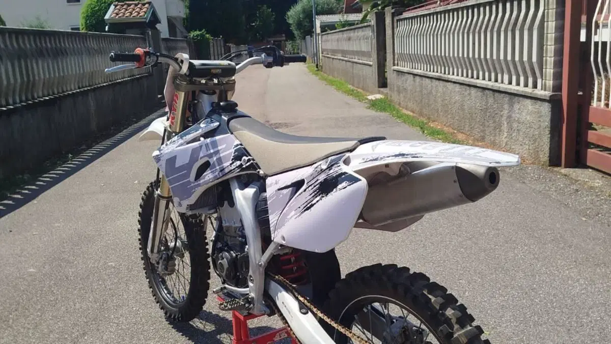 Yamaha YZ 250 F (2009)  (3)
