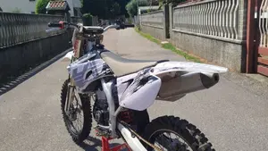 Yamaha YZ 250 F (2009)  (3)