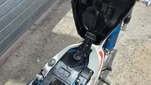 Suzuki   (4)