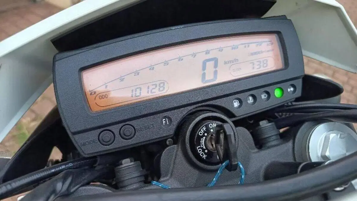 Kawasaki KLX 250 (2009 - 16)  (2)