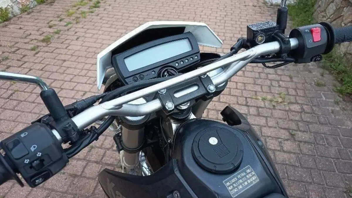 Kawasaki KLX 250 (2009 - 16)  (6)