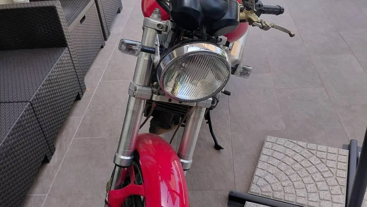 Ducati Monster 900 I.E. (1999 - 02)  (2)
