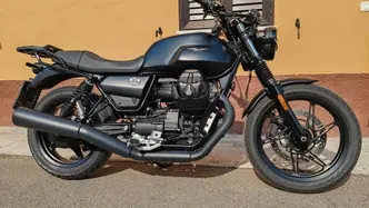 Moto Guzzi V7 Stone (2021 - 24) usata