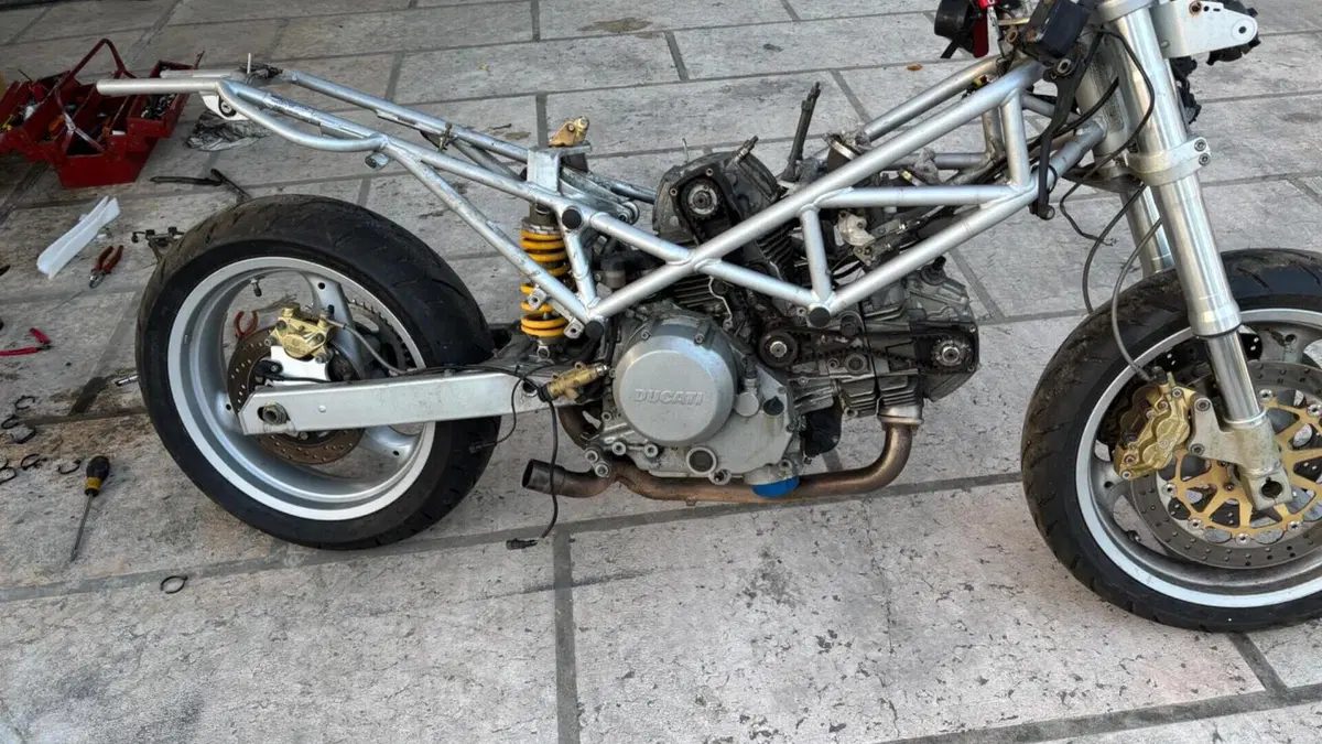 Ducati Monster 620 I.E. Dark (2002)  (6)