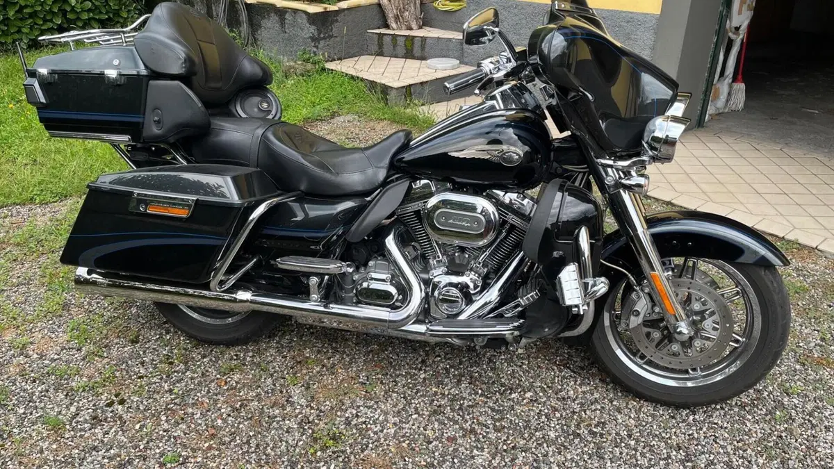 Harley-Davidson 1800 Electra Glide Ultra Classic (2012 - 13) - FLHTCUSE  (11)
