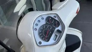 Vespa GTS 300 Super (2008 - 16)  (3)