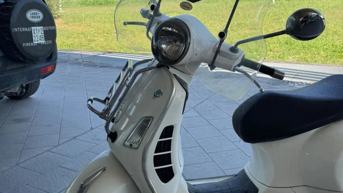Vespa GTS 300 Super (2008 - 16)  (5)