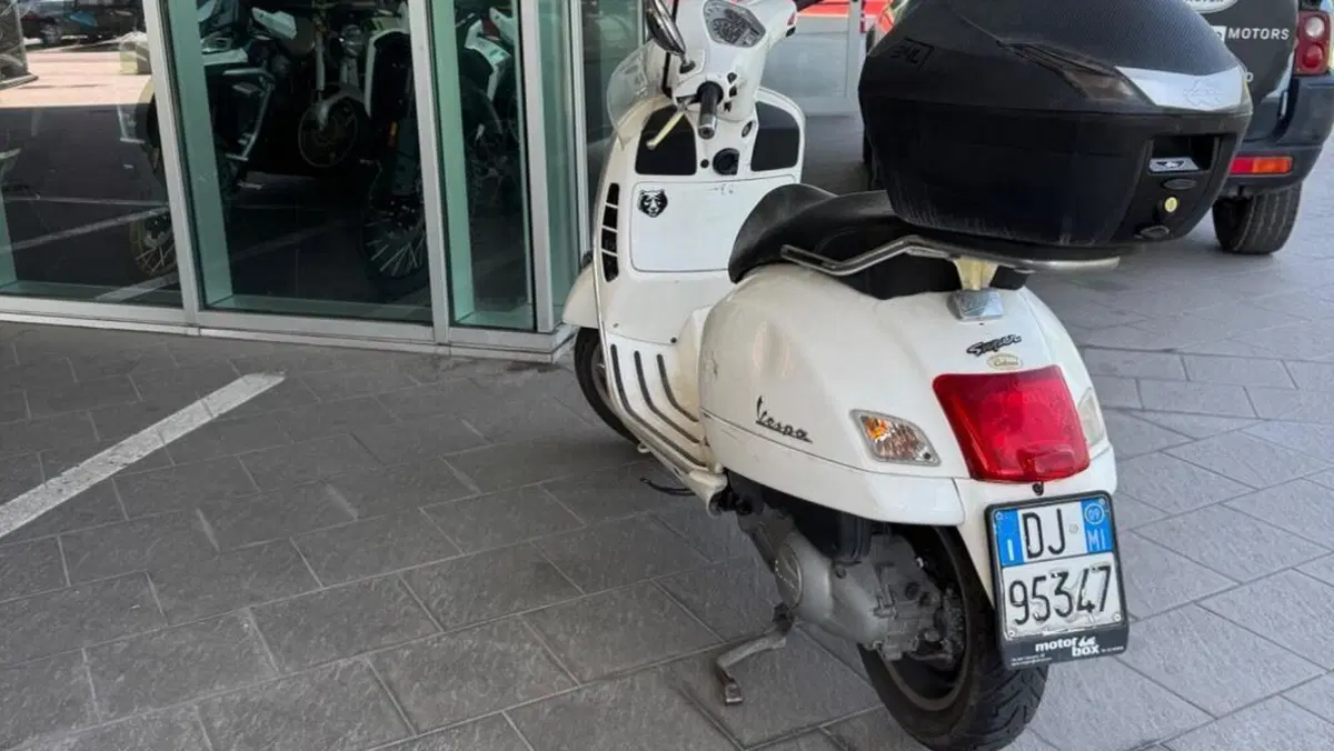 Vespa GTS 300 Super (2008 - 16)  (7)
