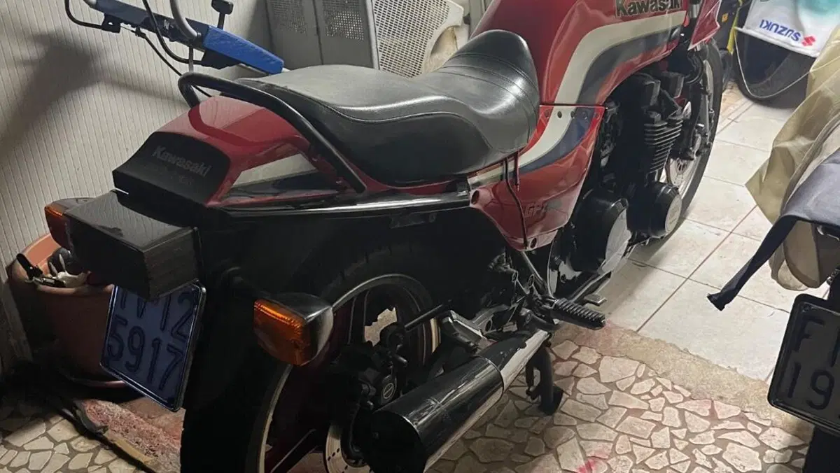 Kawasaki   (8)