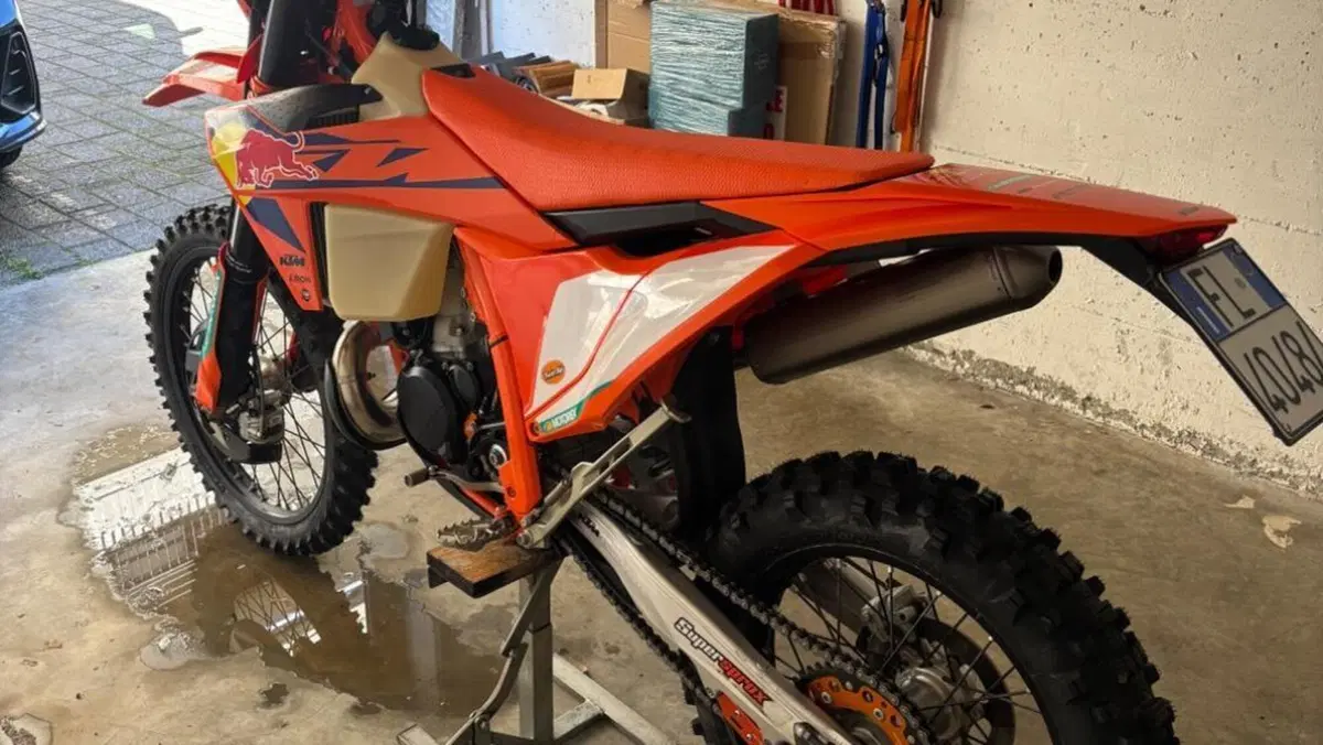 KTM 300 EXC Champion Edition (2025)  (3)