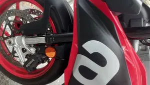 Aprilia Tuono 660 (2021 - 25)  (2)