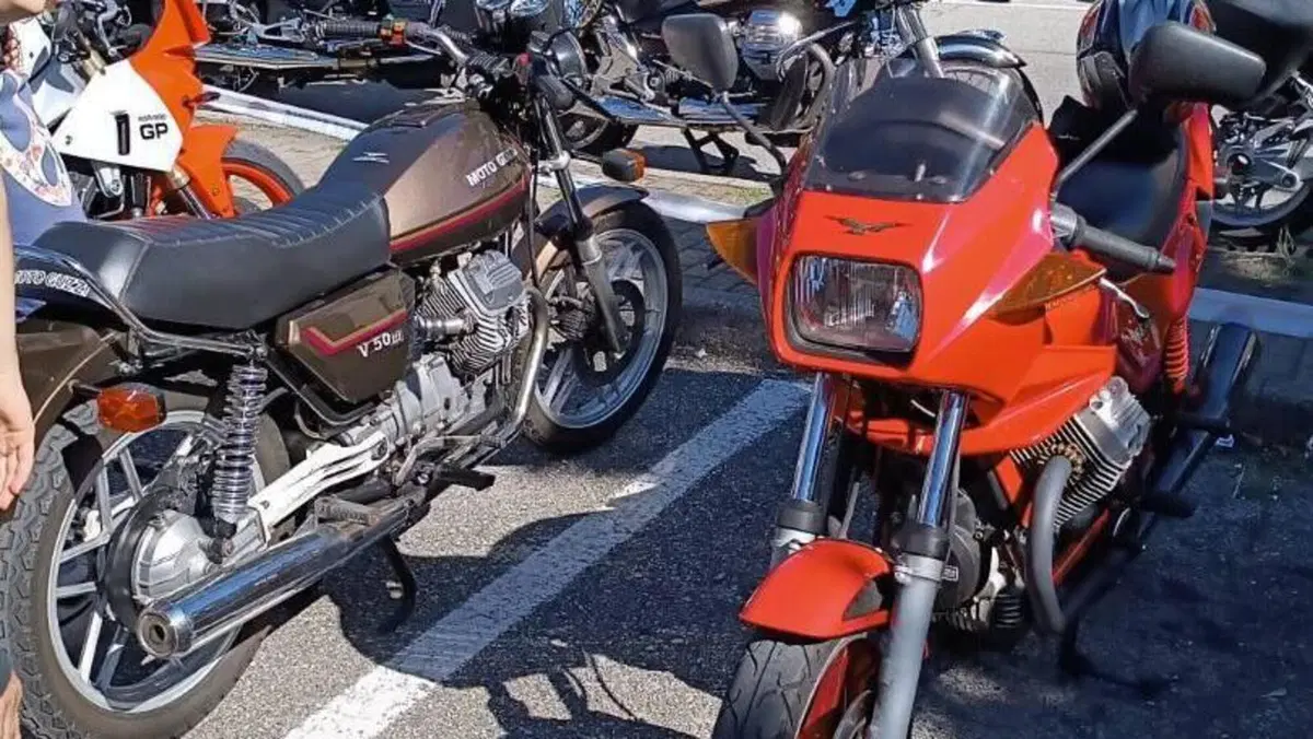 Moto Guzzi   (2)