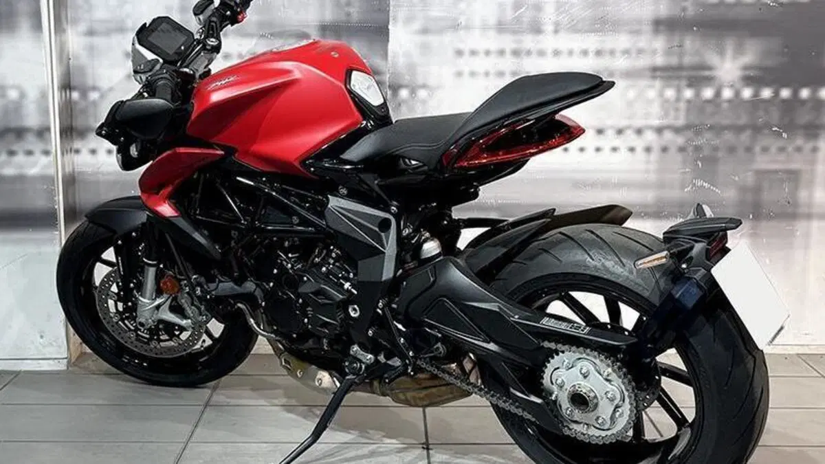 MV Agusta Dragster 800 Rosso (2021 - 23)  (2)