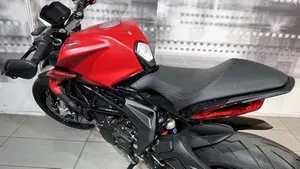 MV Agusta Dragster 800 Rosso (2021 - 23)  (3)