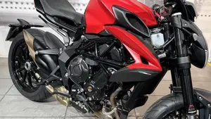 MV Agusta Dragster 800 Rosso (2021 - 23)  (4)